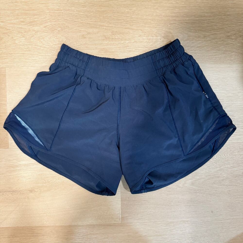 Lululemon Hotty Hot Short Navy Size 4 Lined 3.5” Mesh Panel
